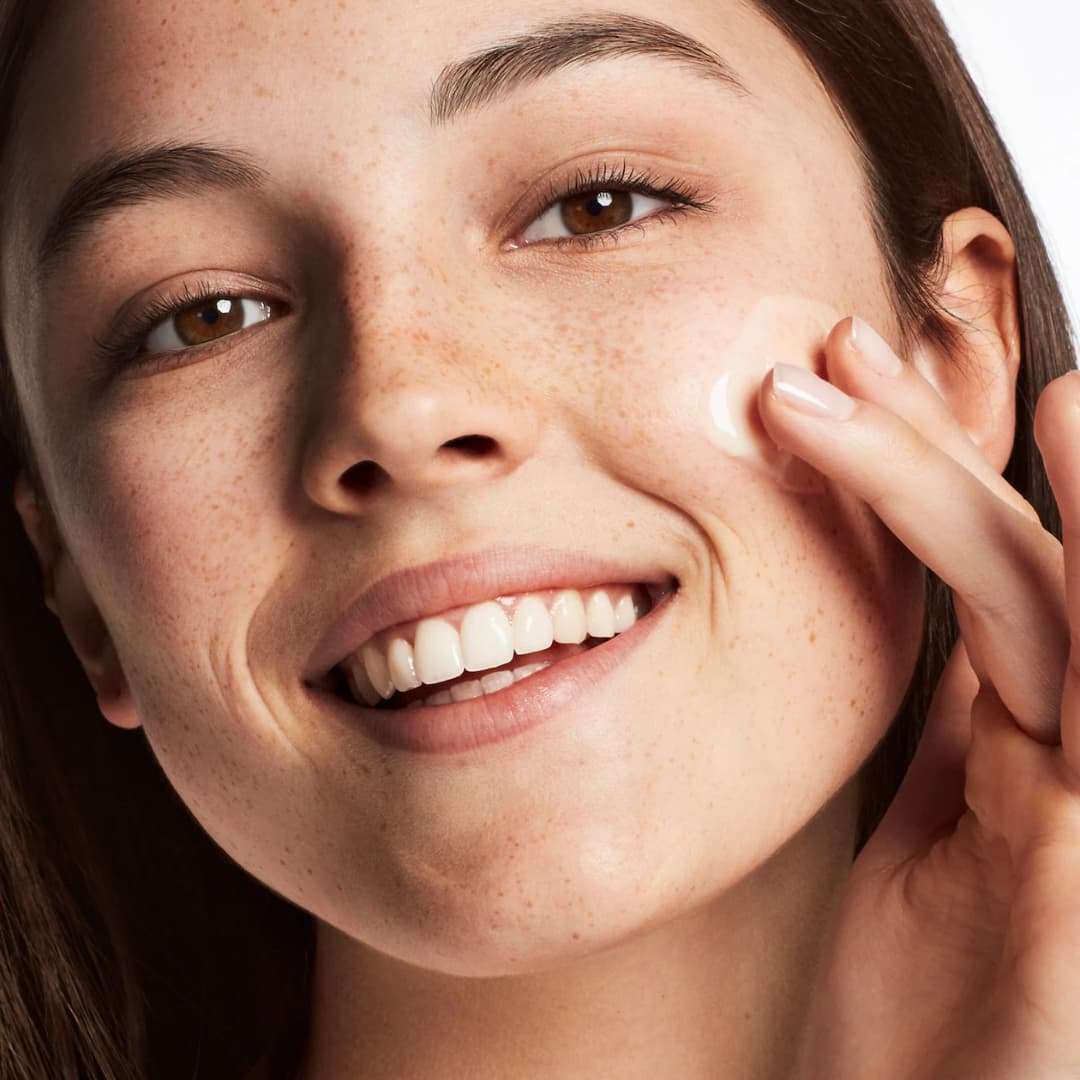 CLINIQUE - Gel hidratante Dramatically Different - Imagen 4